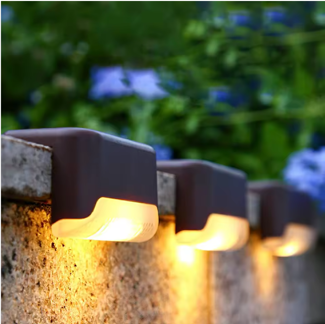Lampe solaire LED IP65 résistante à l'eau pour jardin